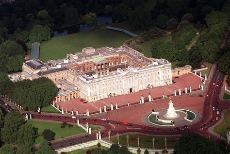 When Was Built Buckingham Palace