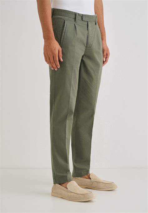 Buy Chinos for Men Online | Now Up to 40% Off | Banana Club
