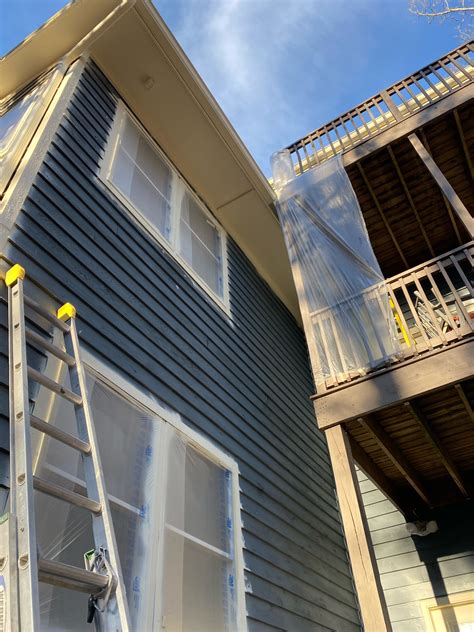 Painting Vinyl Siding: The Complete 2023 Guide | Oscar Roofing