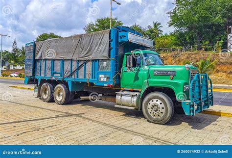 Mexican Trucks Cargo Transporter Delivery Cars in Puerto Escondido ...
