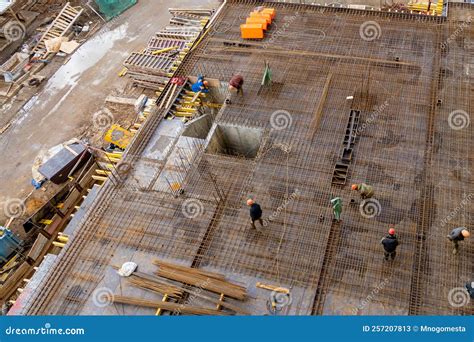 Cast-in-place Concrete. Create a Reinforcing Cage for a Concrete Floor ...