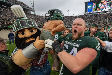 History Of Paul Bunyan Trophy - Design Talk