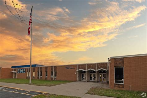 Grafton, OH City Guide | About Living in Grafton - Homes.com