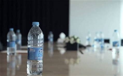 最成功的矿泉水包装：只卖半瓶水 销量却提高652%-矿泉水,矿泉水包装,半瓶水-净水行业-hc360慧聪网