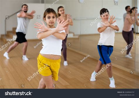 Girls Dance Exercise 的图像结果