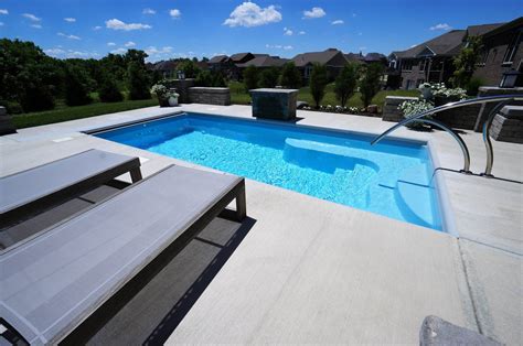 How Much Does a Fiberglass Pool Cost in Canada? - Thursday Pools