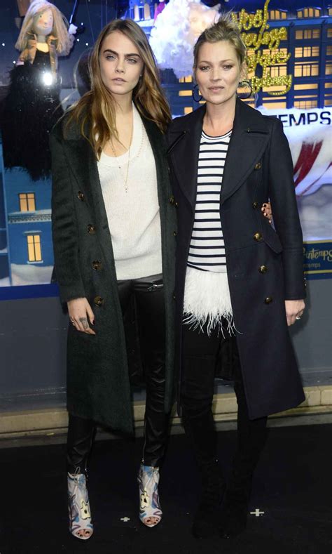 Cara Delevingne & Kate Moss – Printemps Christmas Decorations ...