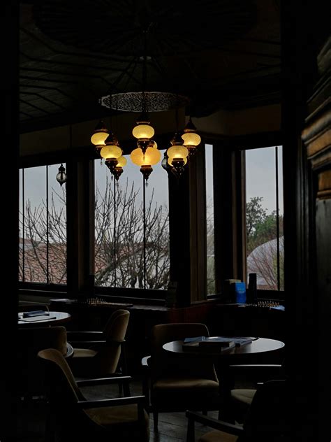 Restaurant Inside Table 的图像结果