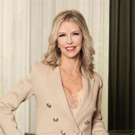 Mary Anne McMahon Austin Real Estate Agent – Discover Luxury Homes