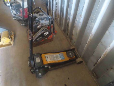 Powerfist 3 1/2 Ton Floor Jack