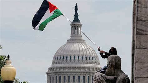 Pro-Gaza protesters clash with cops outside US Capitol during Netanyahu ...