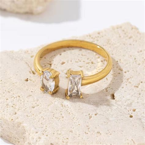 Best Minimal Jewelry for Work and Casual Outfits – Mystjuels