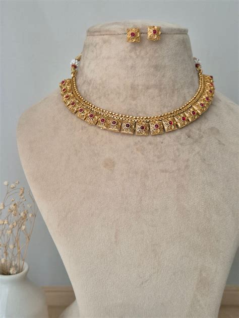 Chitra Necklace Set | Elegant Necklace Set | Naitri