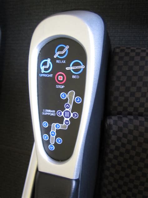 Travel Smart: [Airline Seats] Japan Airlines Executive Class Shell Flat ...