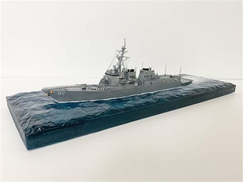 Buy 1/700 Arleigh Burke-class Destroyer Model With Ocean Base | USS ...