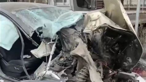 特斯拉失控致2死3伤，特斯拉官方：司机全程未踩刹车_凤凰网视频_凤凰网