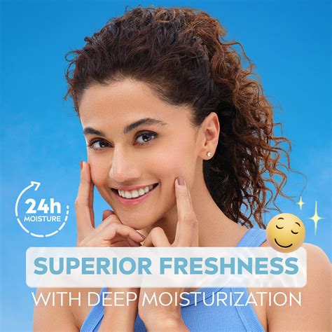 Buy Nivea Soft Light Moisturiser Cream 50 ml | 19 Minutes Delivery ...