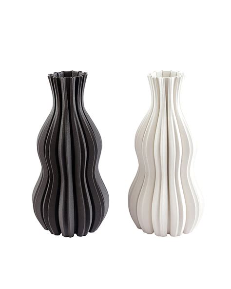 Whirlwind Vessel Vase – Aarvi Decor Studio
