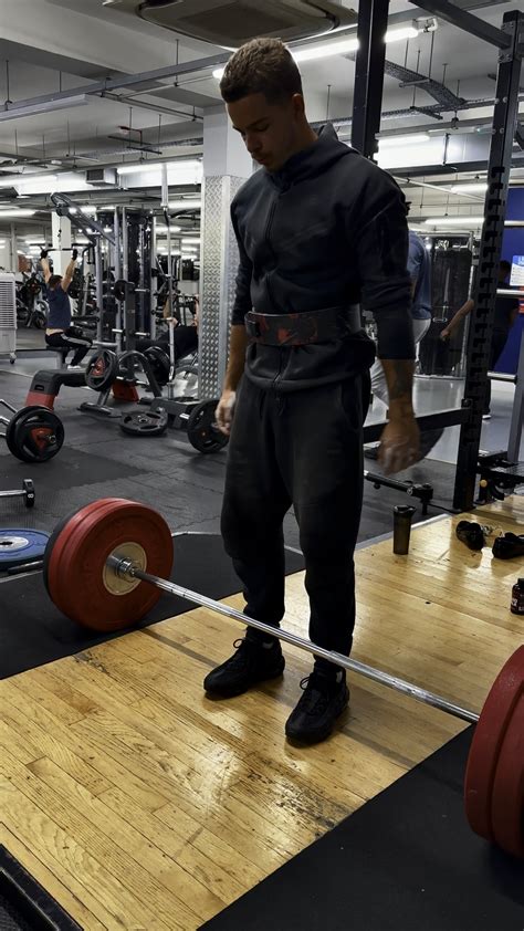 440lbs/200kg deadlift at 158lbs/72kg bodyweight! Did I hitch or not ...