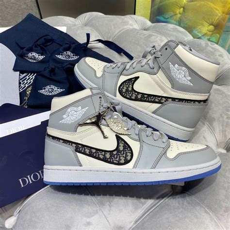 Air Jordan 1 Dior | Обувь dior, Стиль с кедами, Модная обувь