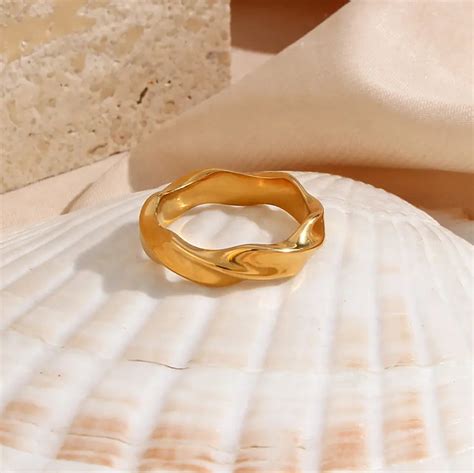 18KT Gold Plated Wave Band Ring – Atulya Jewellers