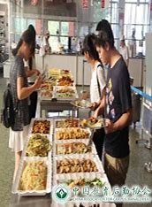 预制菜进校园有学生家长辞职送饭 的图像结果