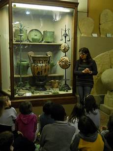 banchetto etrusco the school world museo archeologico alla scoperta degli banchetto etrusco the school world museo archeologico alla scoperta degli