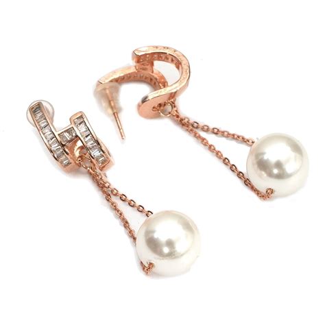 Buy Designbox Statement Pearl Earrings in Rose Gold Polish Online