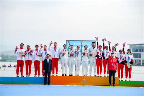 宿迁赛艇运动员获得全国学生（青年）运动会女子四人单桨银牌|双桨|运动会|赛艇_新浪新闻
