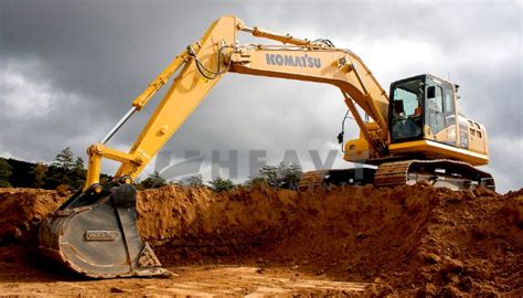 PC200 on Rent - Komatsu PC200 Excavator on rent - Heavy Equipments