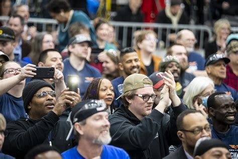 In St. Cloud, Vice President Kamala Harris thanks workers making ...