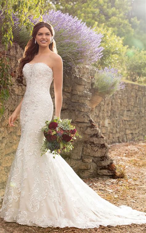 Classic Lace Wedding Gown | Essense of Australia Wedding Dresses