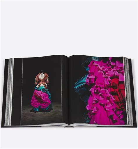 Book: Dior by John Galliano English Version | DIOR