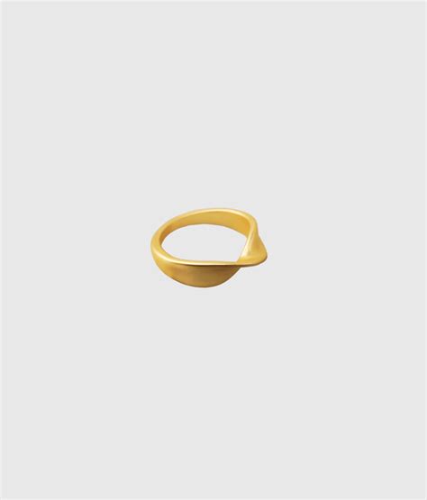 OUZEL | Luxe Essentials for the Global Fashion Elite