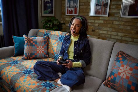 Gaming Headsets & Headphones | JBL