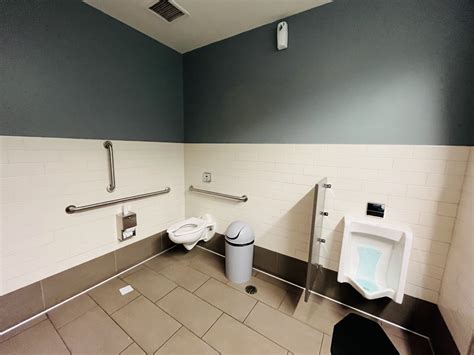 Review: PGA Lounge at Minneapolis–Saint Paul International Airport (MSP ...