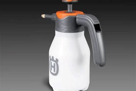 HUSQVARNA 301 SM MANUAL SPRAYER, 2 L, PVC – Tools Warehouse