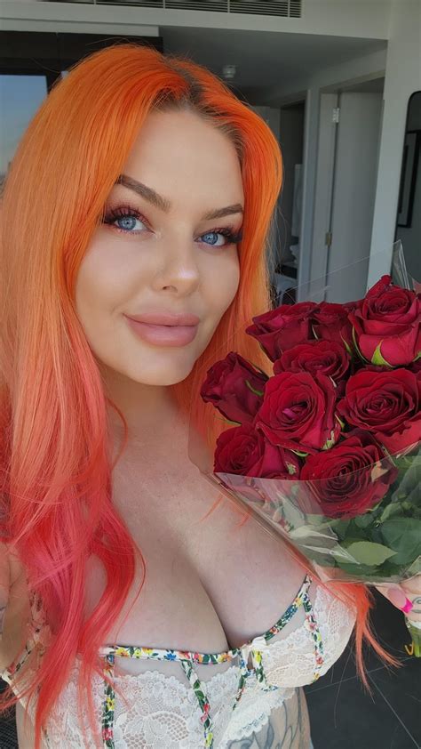 Hamilton escorts and private escorting services - Scarlet Blue.