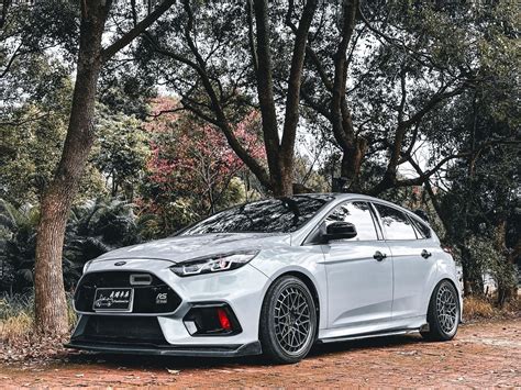 Ford Focus 5D 2017年二手車 18.6萬 新北市-飛璿車庫 | 8891汽車