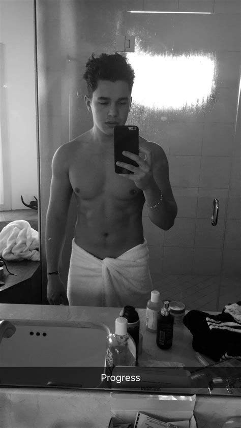 Austin Mahone's Bulge