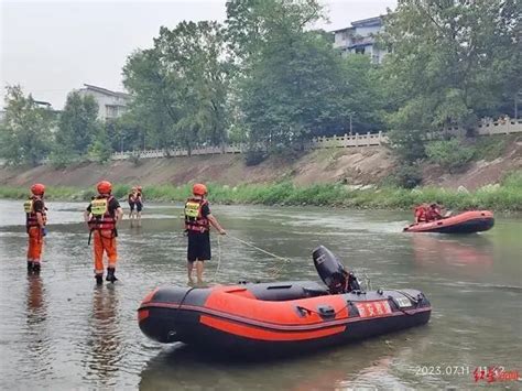 成都两男子救溺水女子后失联 搜救工作仍在继续_腾讯新闻