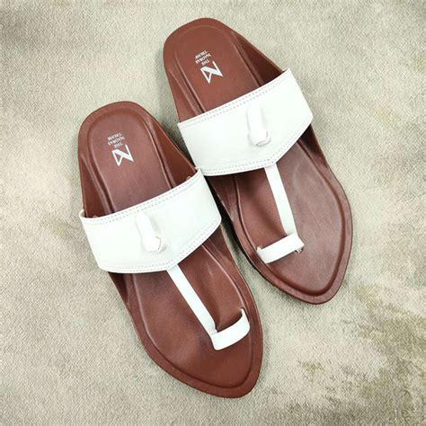 Tarang Perrin Brown White – The Madras Trunk