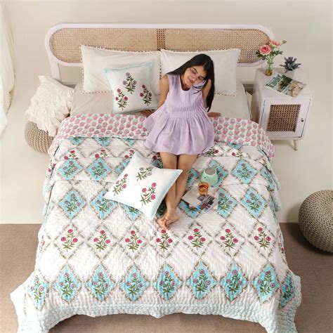 Housi: High Quality 100% Cotton Quilts, Bed Sheets, Dohars & Many More
