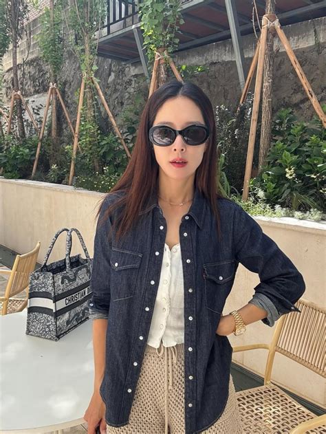 Korean Actress Wang Bit-na Captivates with Chic Early Fall Look on ...