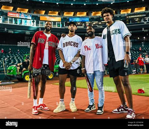 Cameron payne phoenix suns hi-res stock photography and images - Alamy