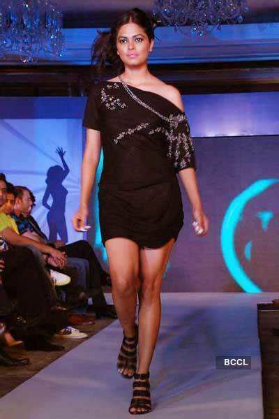 A model walks the ramp at 'Signature 2010' show by Rina Dhaka and Dev R ...