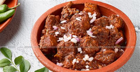 വെറും കറിയില്ല, ഇത് ഫ്രൈഡ് ഫിഷ്കറി; പാത്രം കാലിയാകുന്ന വഴിയറിയില്ല ...
