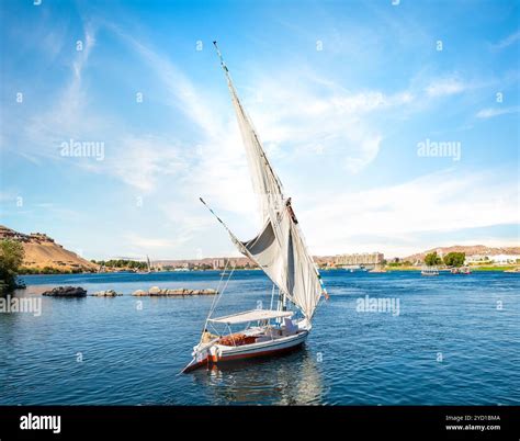 Ancient nile river valley hi-res stock photography and images - Alamy