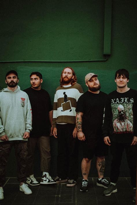 THE CURRENT (EN ESPAÑOL) - Justice For The Damned - LETRAS.COM