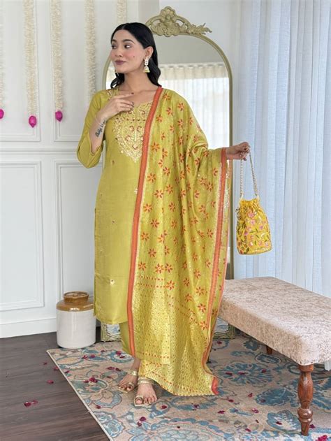 Wholesale Women Clothing & Indian Dress Manufacturer in India